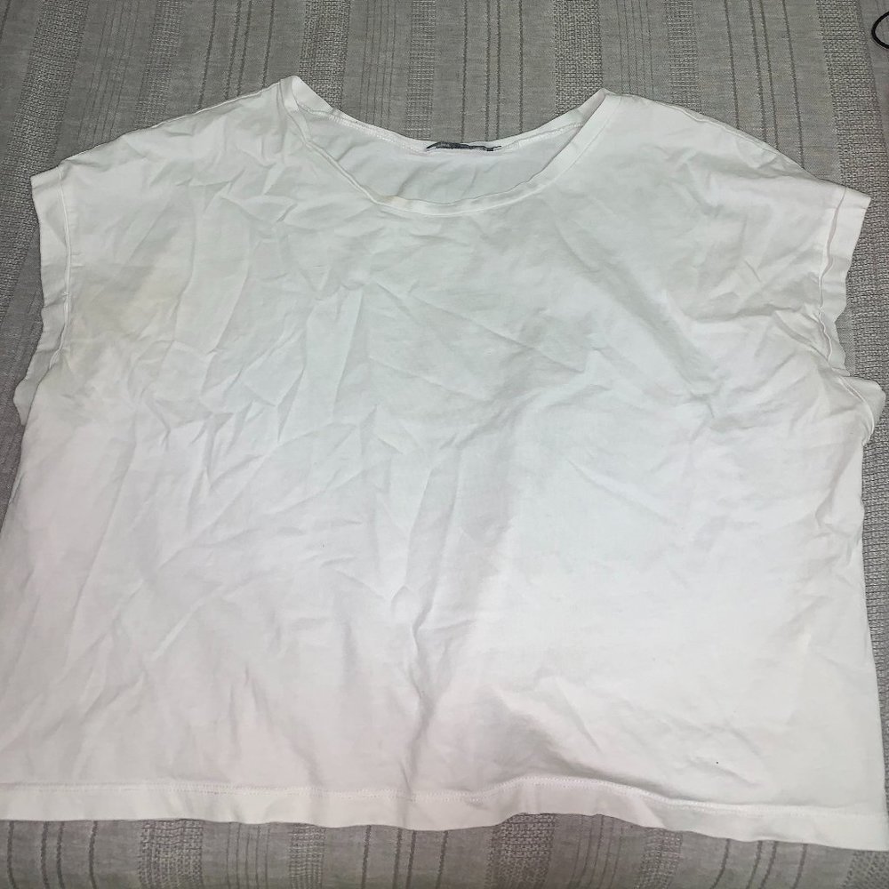 plain white tee